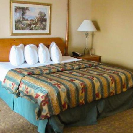 Magnuson Grand Pioneer Inn And Suites Escanaba Exteriér fotografie