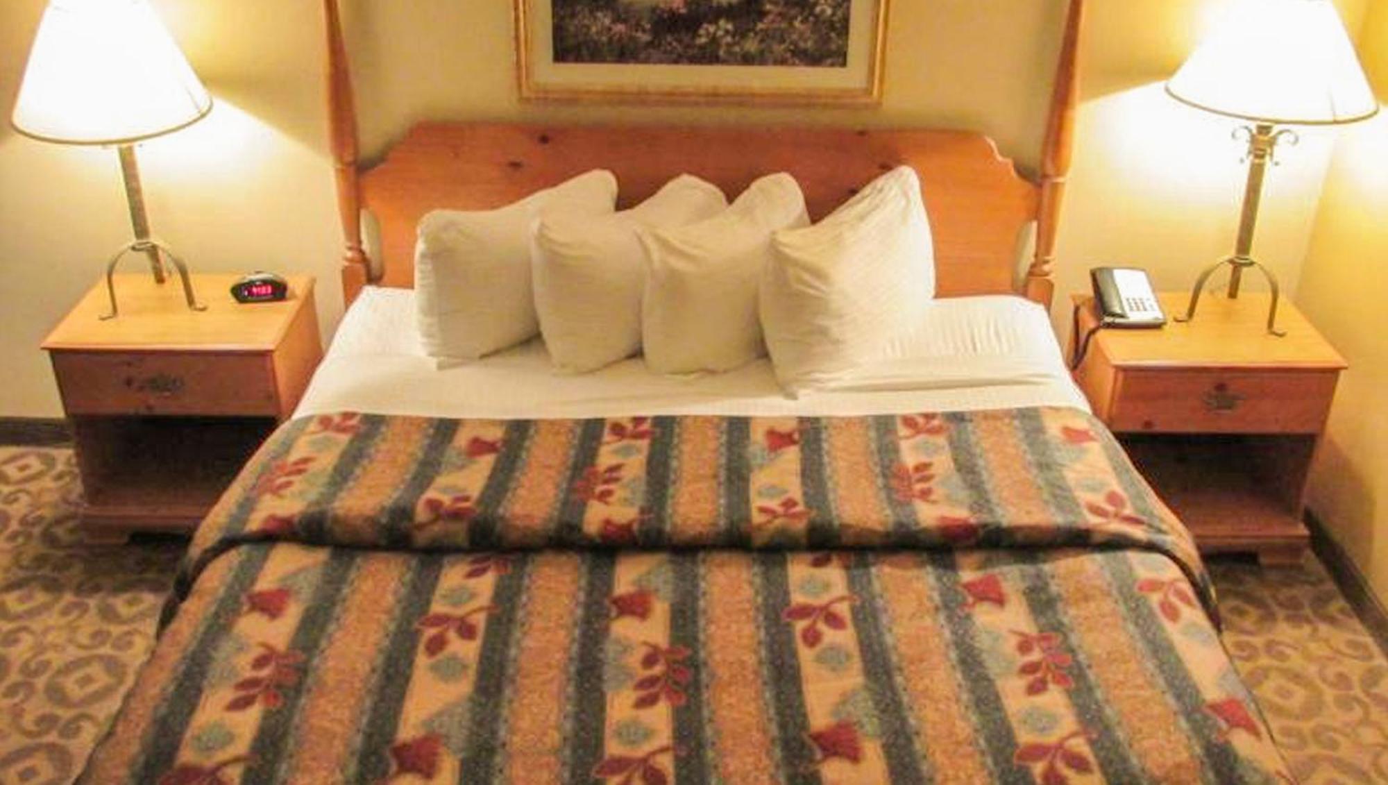 Magnuson Grand Pioneer Inn And Suites Escanaba Exteriér fotografie