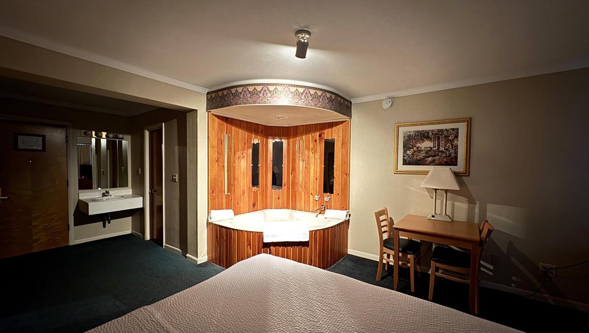 Magnuson Grand Pioneer Inn And Suites Escanaba Exteriér fotografie