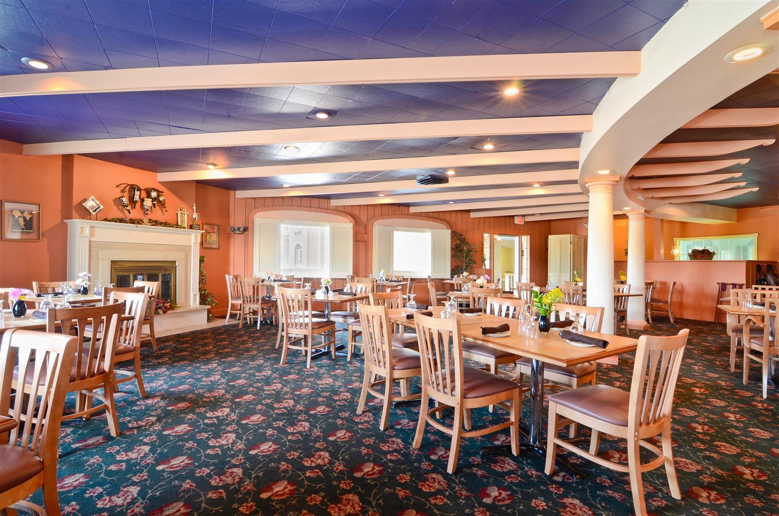 Magnuson Grand Pioneer Inn And Suites Escanaba Restaurace fotografie