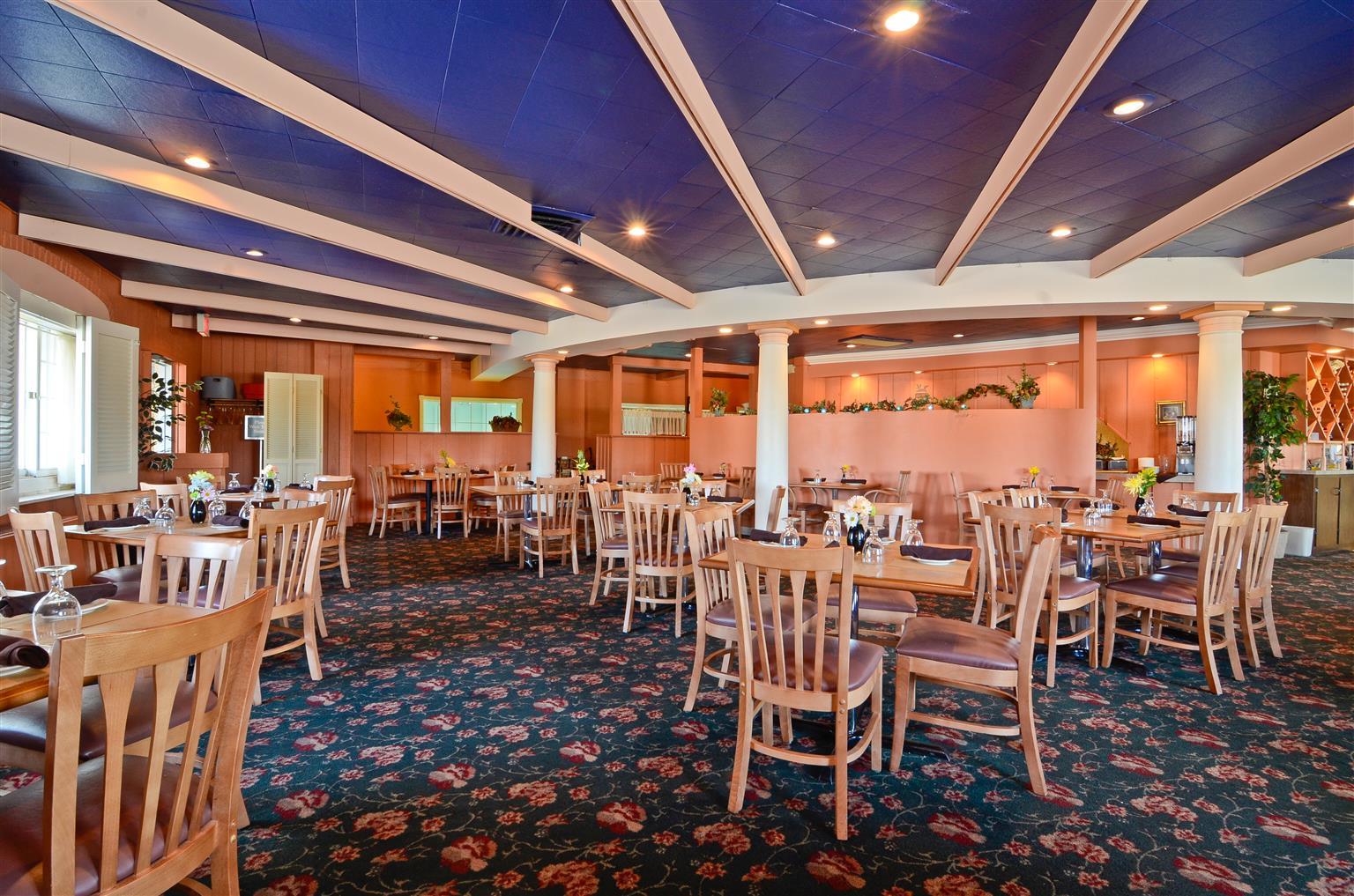 Magnuson Grand Pioneer Inn And Suites Escanaba Restaurace fotografie