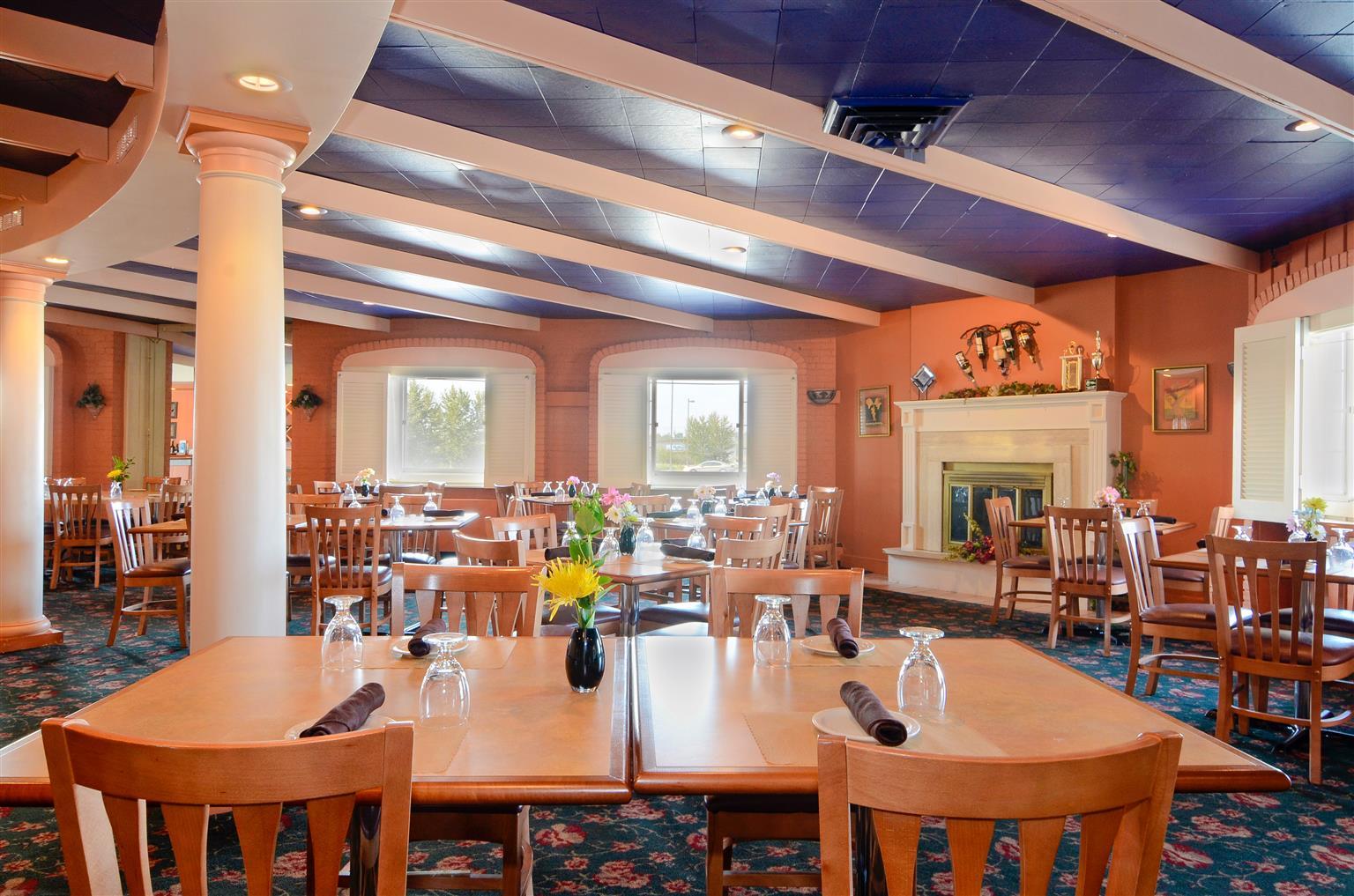 Magnuson Grand Pioneer Inn And Suites Escanaba Restaurace fotografie