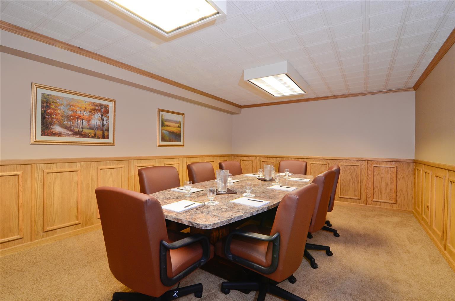 Magnuson Grand Pioneer Inn And Suites Escanaba Obchodní fotografie