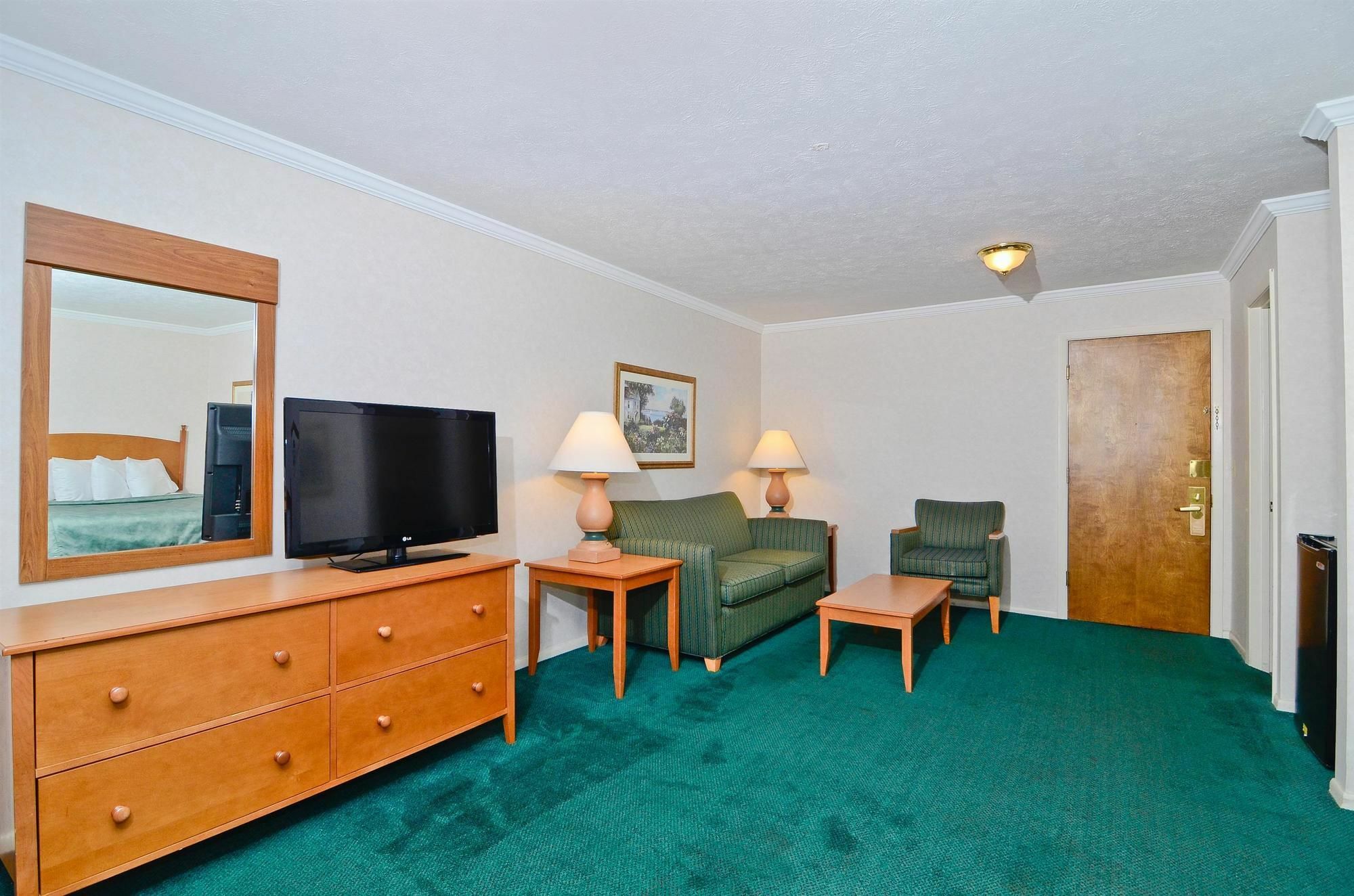 Magnuson Grand Pioneer Inn And Suites Escanaba Exteriér fotografie